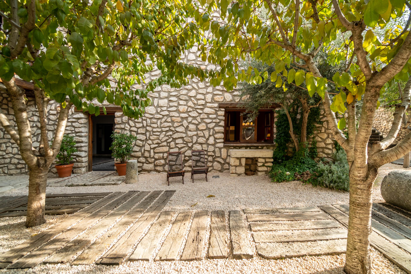 Salón de verano visto desde el patio